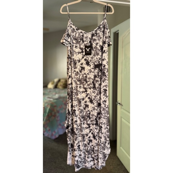 White Mark Dresses & Skirts - White Mark Blk & Wht Floral Maxi Dress Women's XL NWT Soft Boho Cottagecore